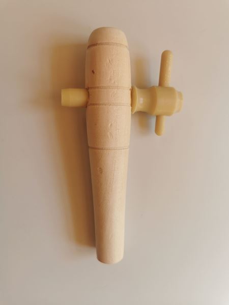 Bild von Hahn zu Holzfass Länge 14cm